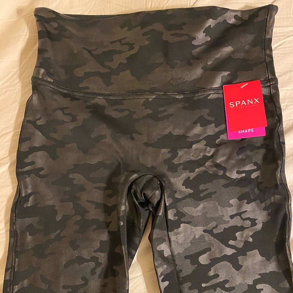 Spanx Camo leggings M